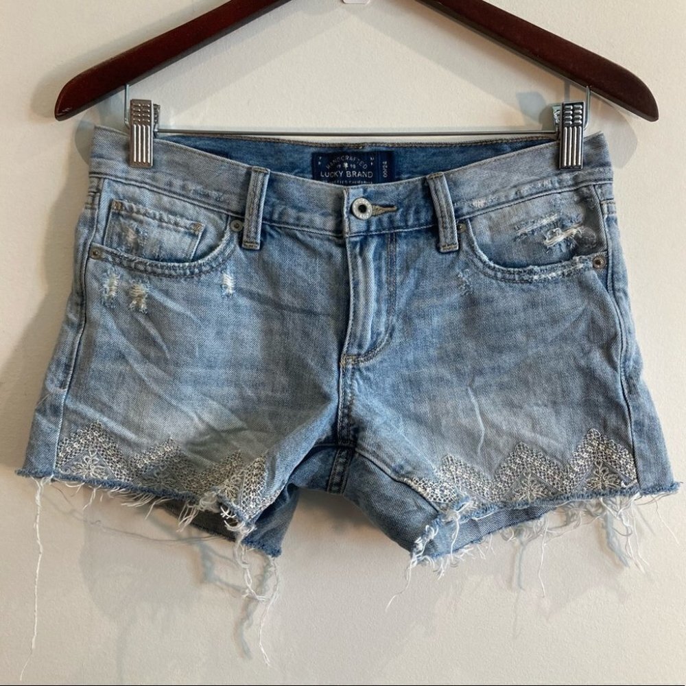 LUCKY BRAND Sz 00/24 The Cut Off Embroidered Hem Mid-Rise Denim Jean Shorts